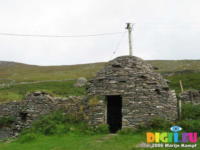 19548 Bee Hive Huts